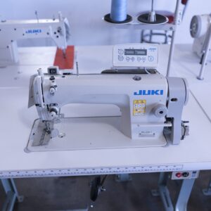 JUKI  DDL 8700-7  Industrial Sewing Machine With Table and Motor